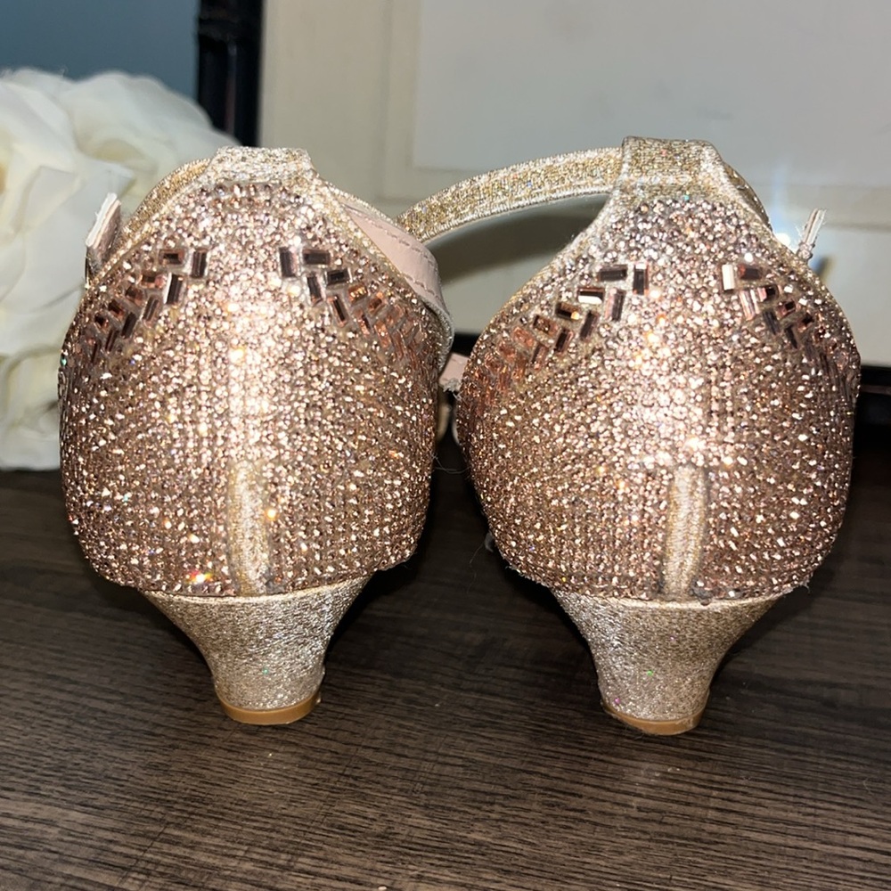FABULOUS Youth Girls Dress Pump w Ankle Straps Rose Gold EUC sz Big Kids 4 EUC - Picture 6 of 11